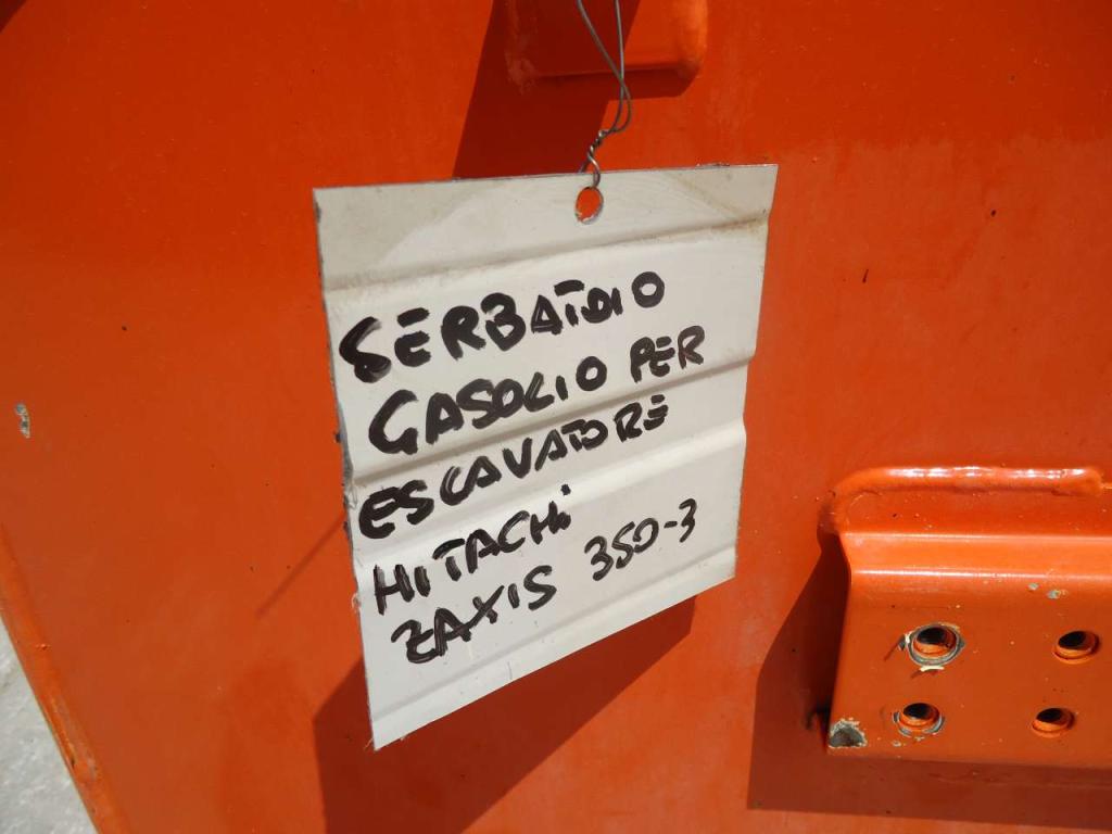 Serbatoio gasolio per Hitachi ZAXIS 350-3 Foto 4