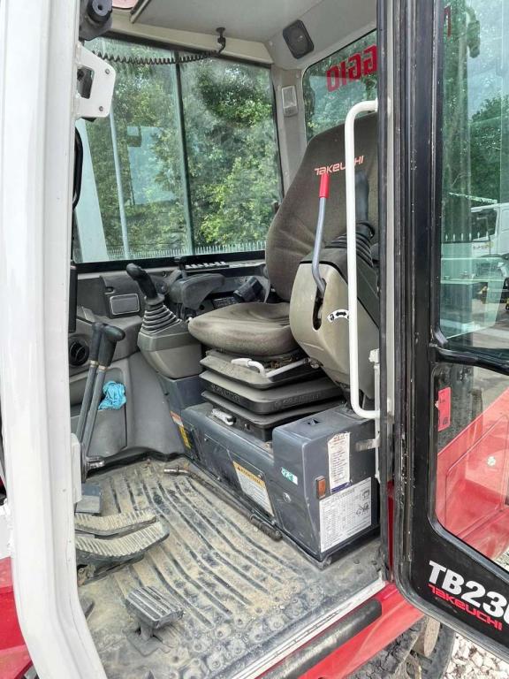 Takeuchi TB230 Foto 2