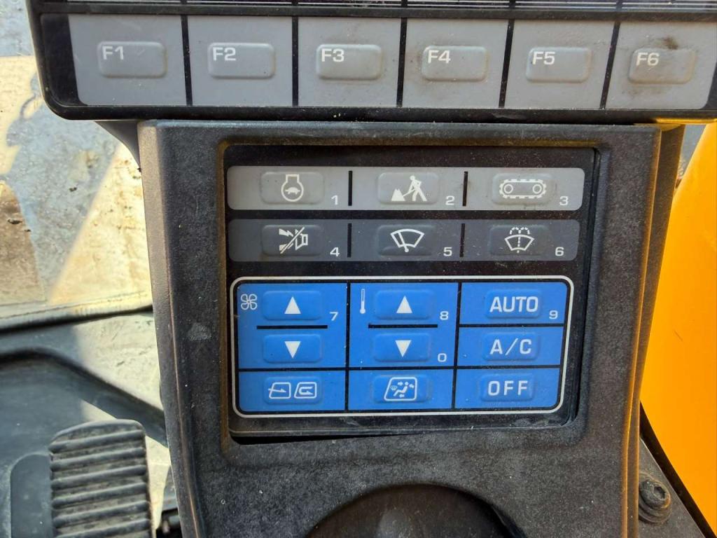 Komatsu PC228USLC-8 Foto 23