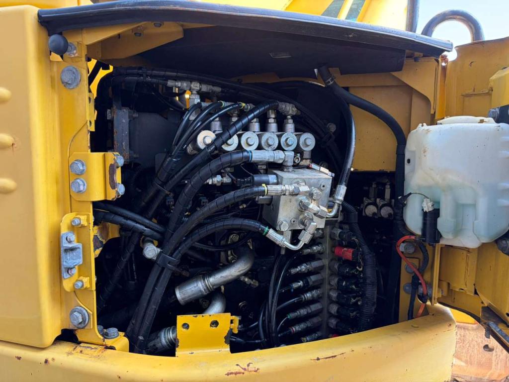 Komatsu PC228USLC-8 Foto 28