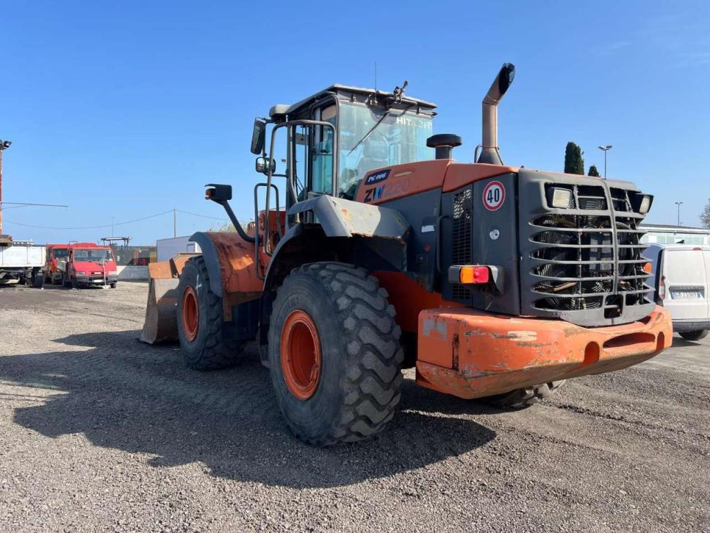 Hitachi ZX220 Foto 7