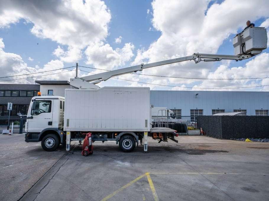 Man TGL 12.180 BB - COMET 151 TAL Foto 1