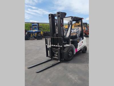 EP Equipment EFL303 in vendita da Uni.Trucks Srl