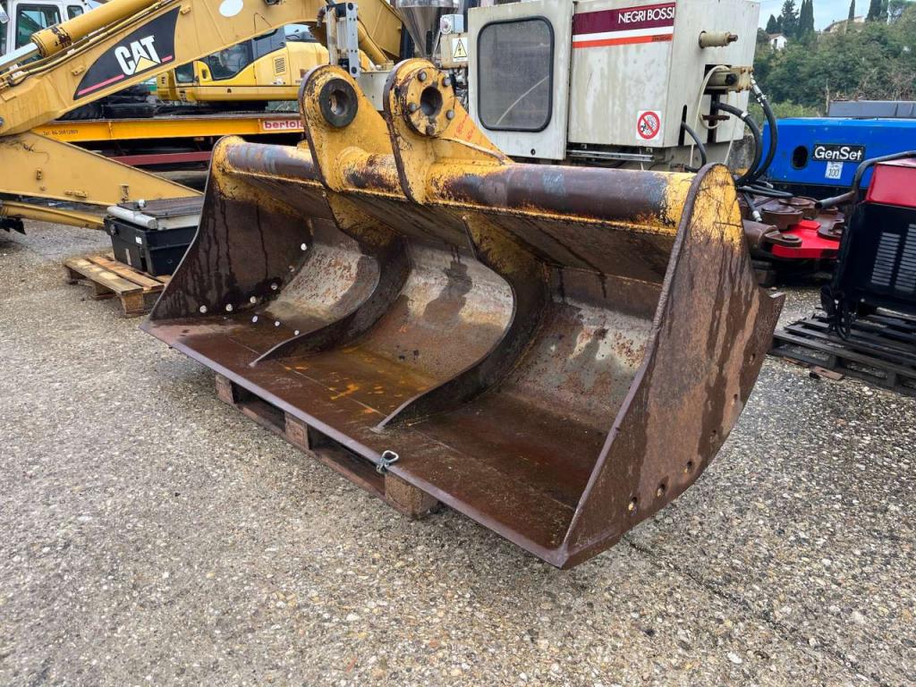 Caterpillar 325C Foto 1