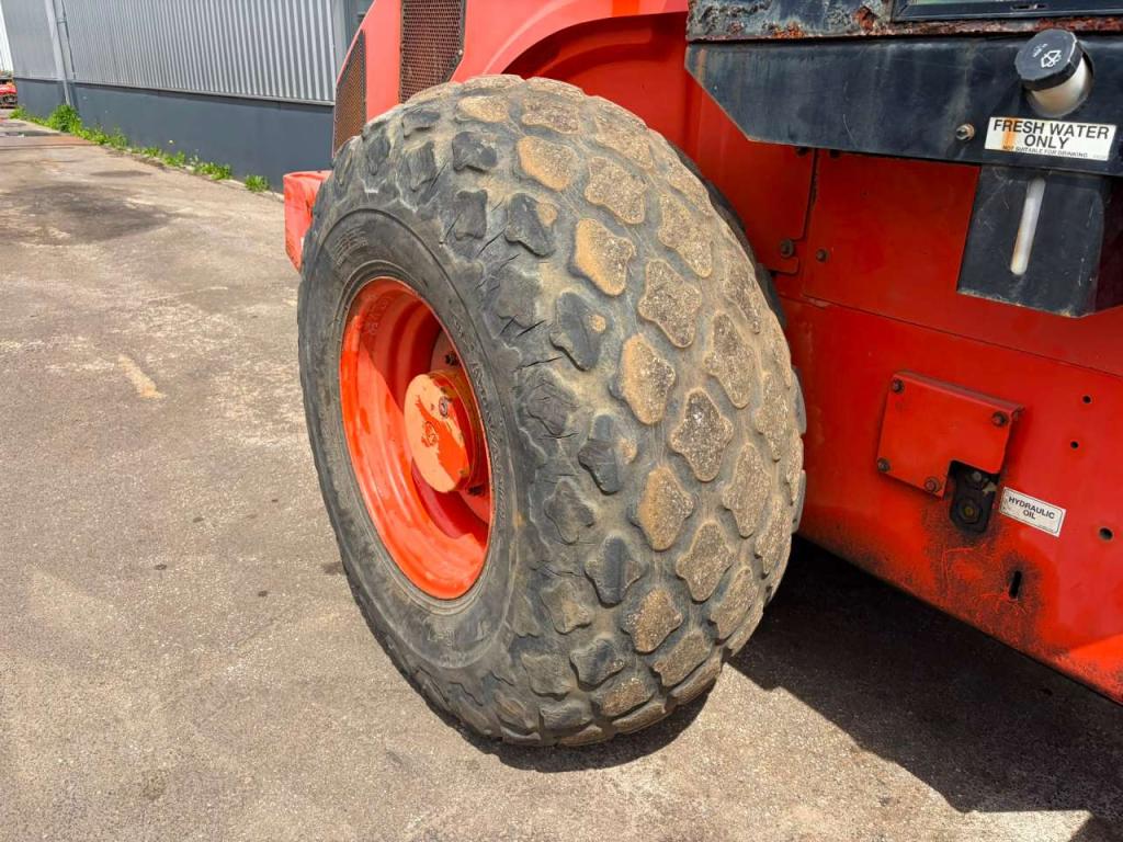 Caterpillar CS74 Foto 15