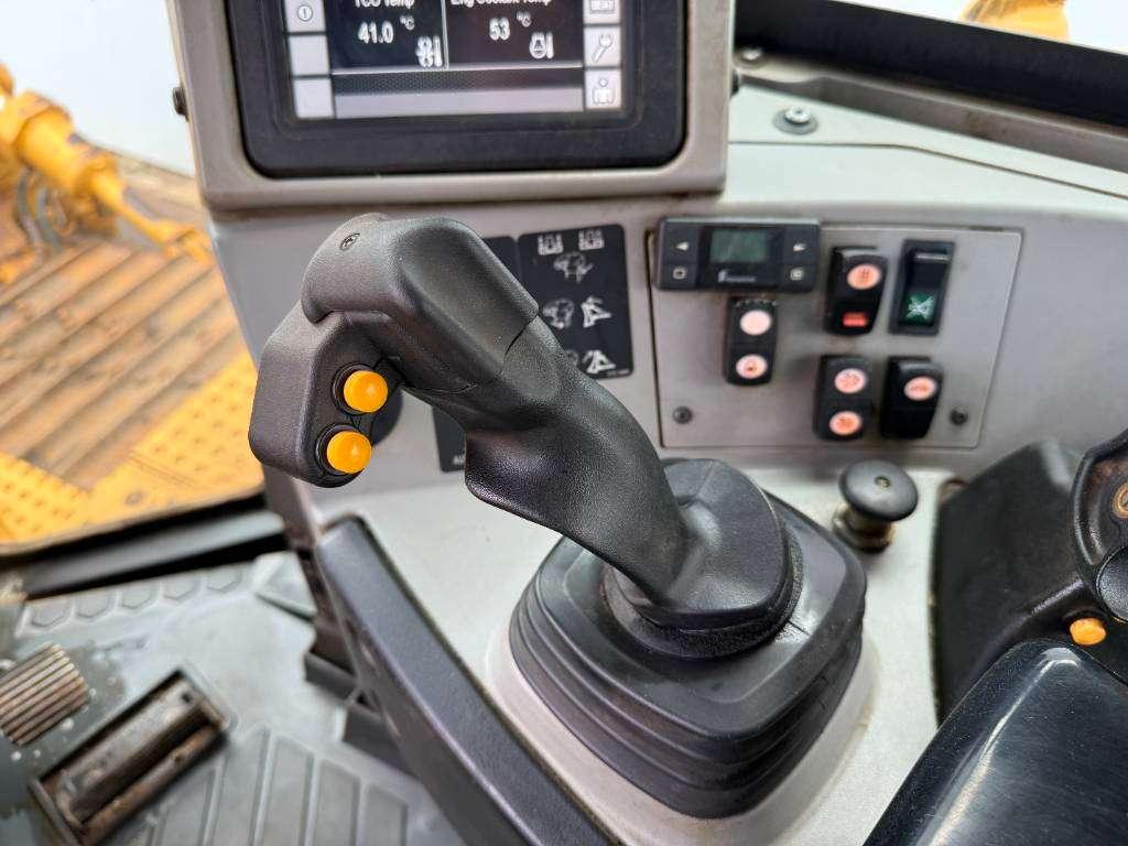 Caterpillar D8T LGP - German Machine / Ripper Valve Foto 10