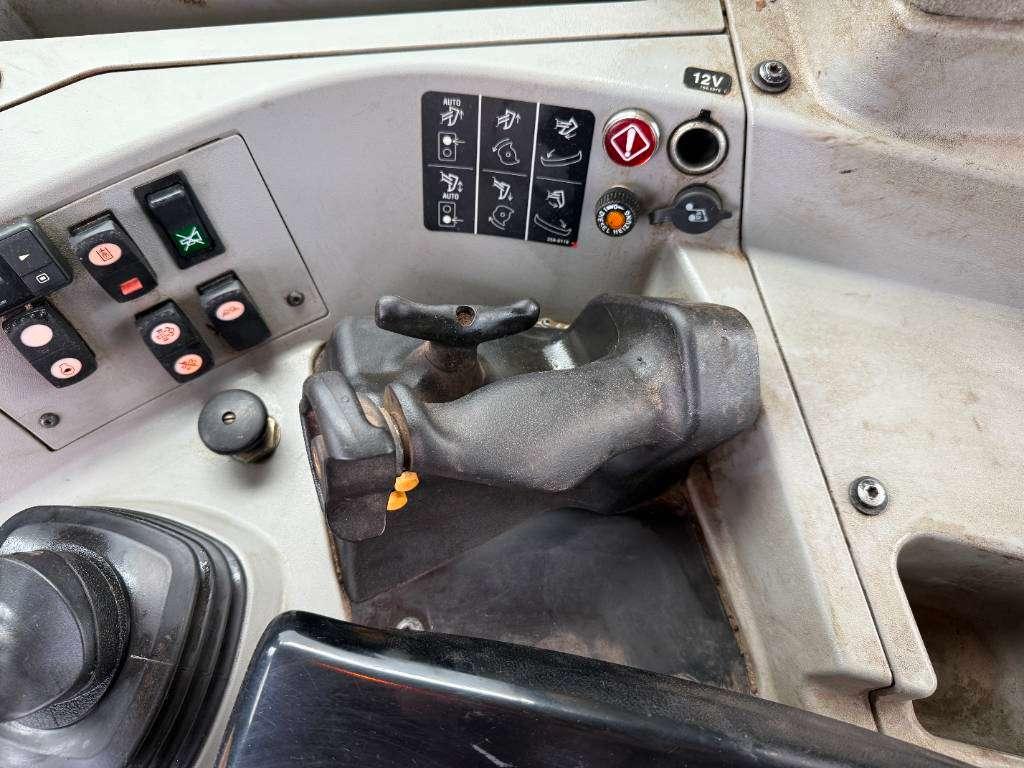 Caterpillar D8T LGP - German Machine / Ripper Valve Foto 11