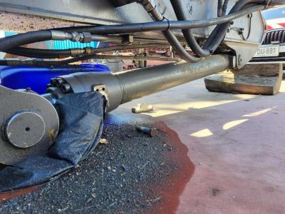 Volvo bucket cylinder 14610685 for Volvo EW160D, EW160E