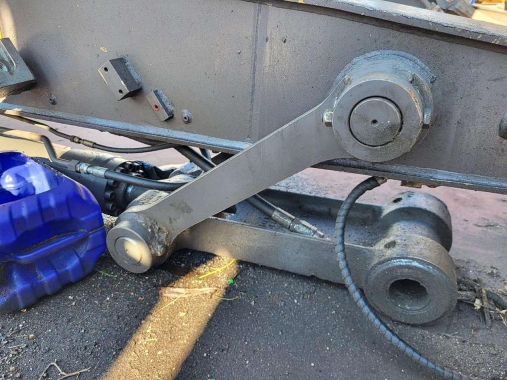 Volvo bucket cylinder 14610685 for Volvo EW160D, EW160E Foto 3