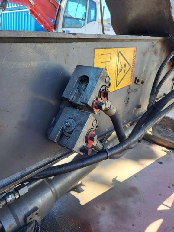 Volvo bucket cylinder 14610685 for Volvo EW160D, EW160E Foto 5