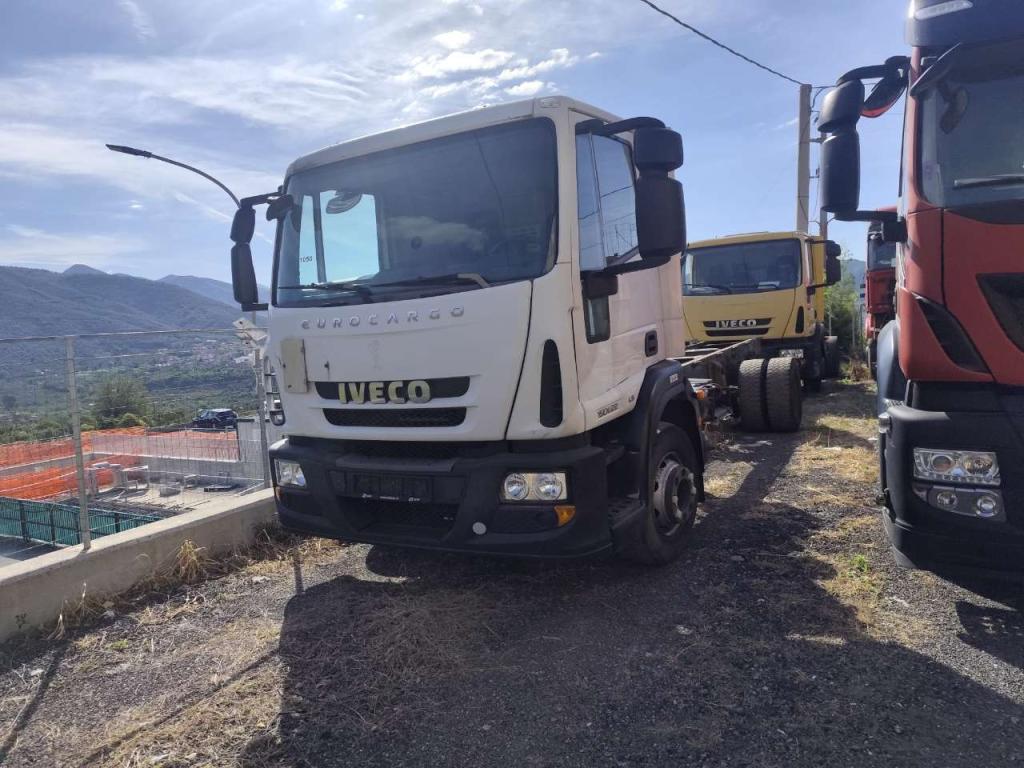 Iveco EUROCARGO 150E22P Foto 24