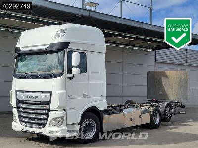 Daf XF 530 XF 6X2 2000kg Ladebordwand Lift+Steering-Axle Navi ACC Euro 6 in vendita da BAS World B.V.