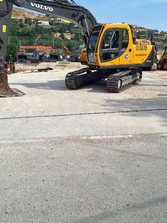 Volvo EC140B Foto 15