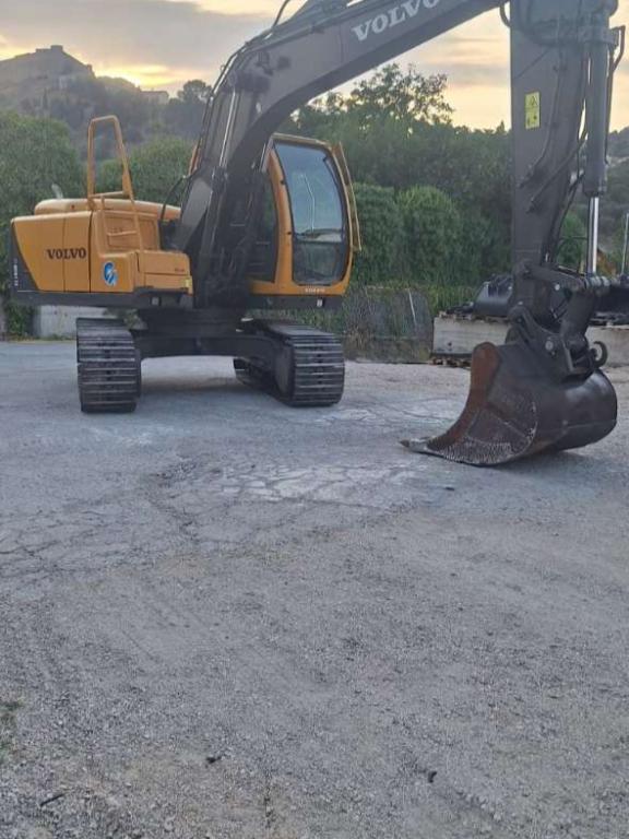 Volvo EC140B Foto 4