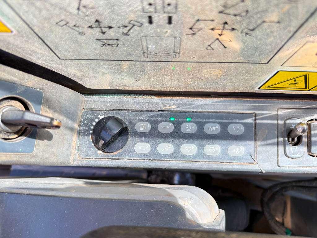 Caterpillar 320FL - New Bucket / Hammer Lines / Camera Foto 13