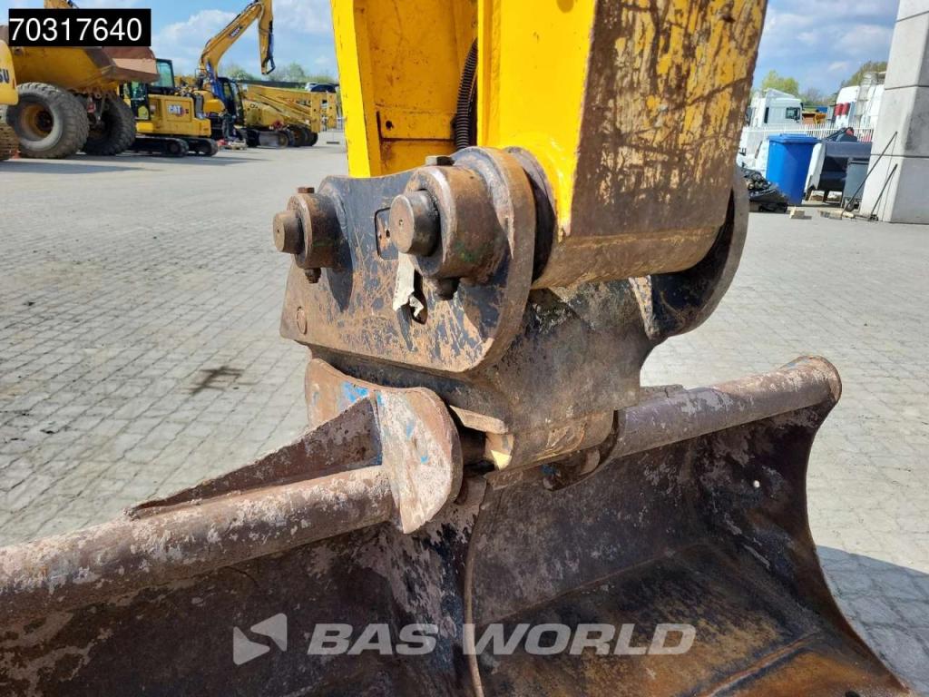 JCB JS131 LC Foto 12