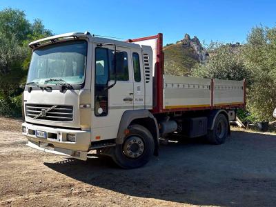 Volvo FL250 in vendita da Omeco Spa