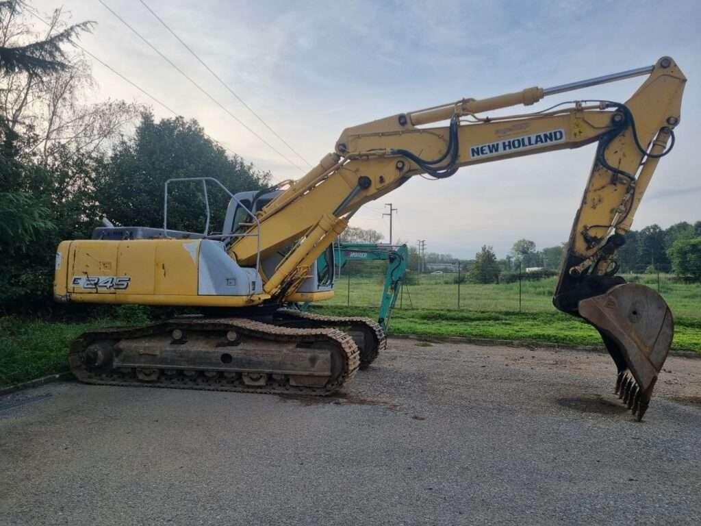 New Holland Kobelco E235 Foto 11