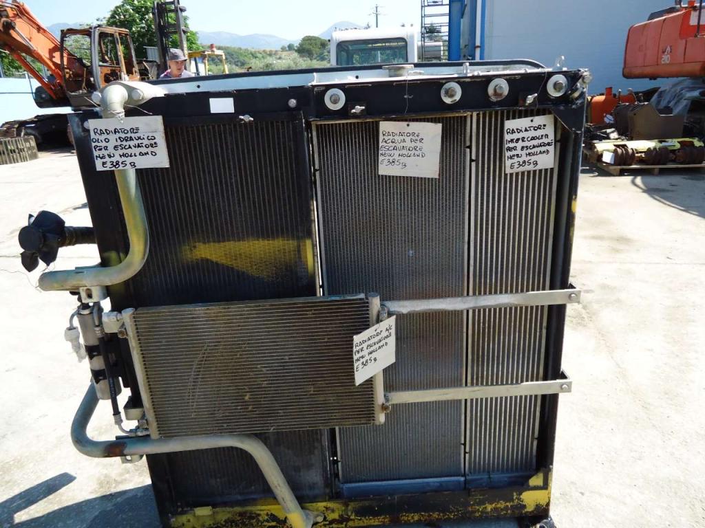 Radiatore olio idraulico per New Holland 385B Foto 4