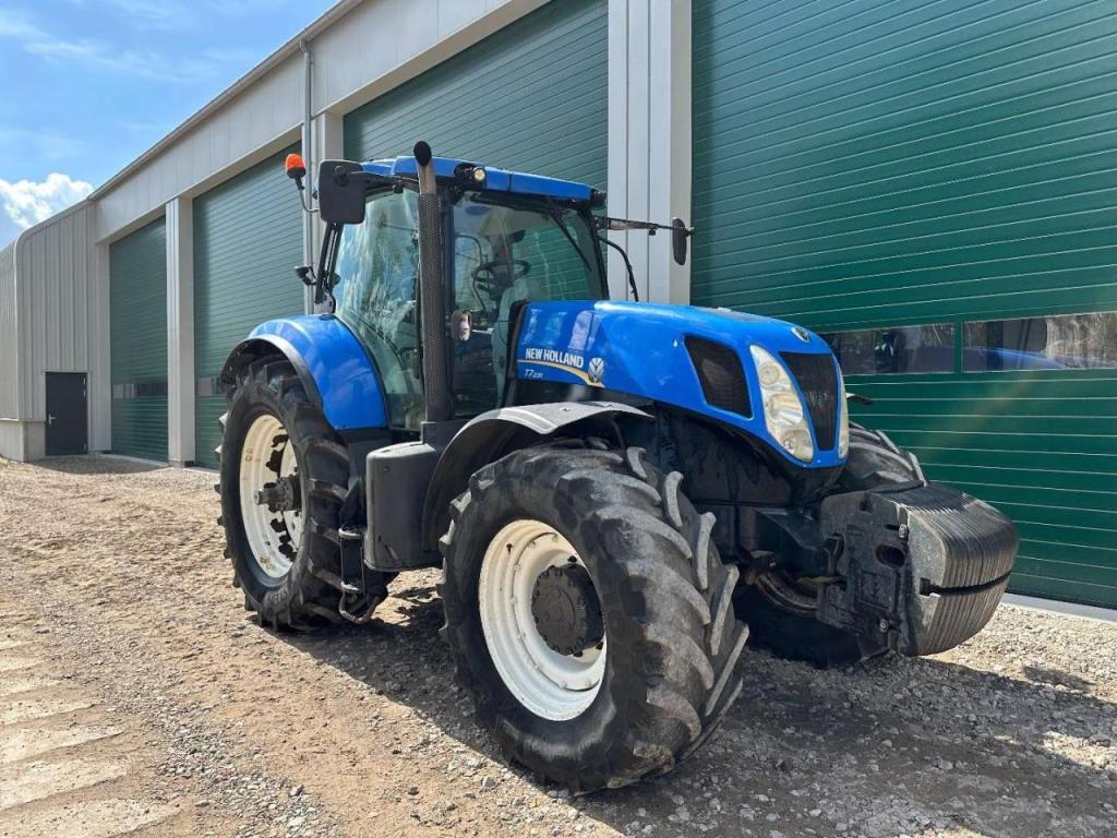 New Holland T7.235 Power Command Foto 2