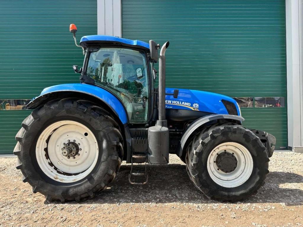 New Holland T7.235 Power Command Foto 4