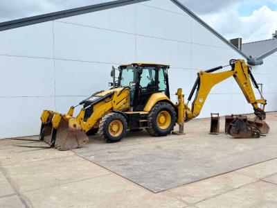 Caterpillar 427F2 - Telescopic / 6/1 Bucket + Forks + Hammer