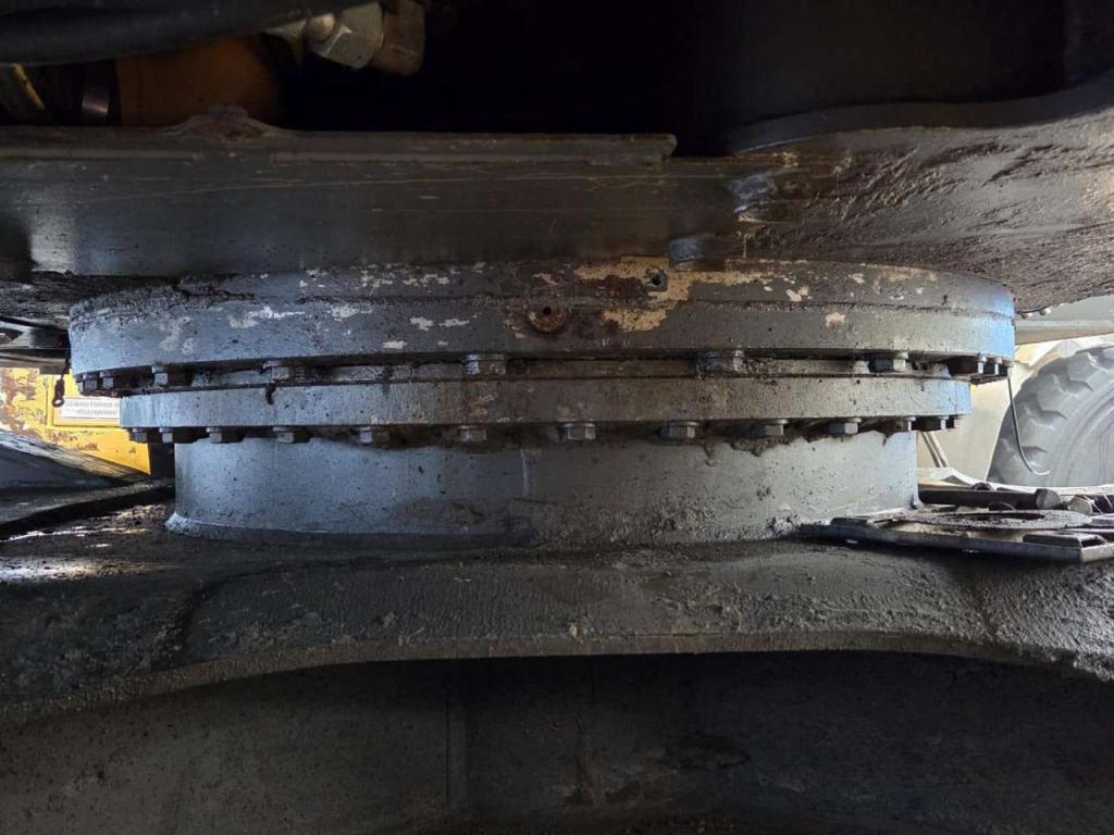 Volvo slewing ring 14566018 for Volvo ECR235CL, ECR235DL, EW180C... Foto 1