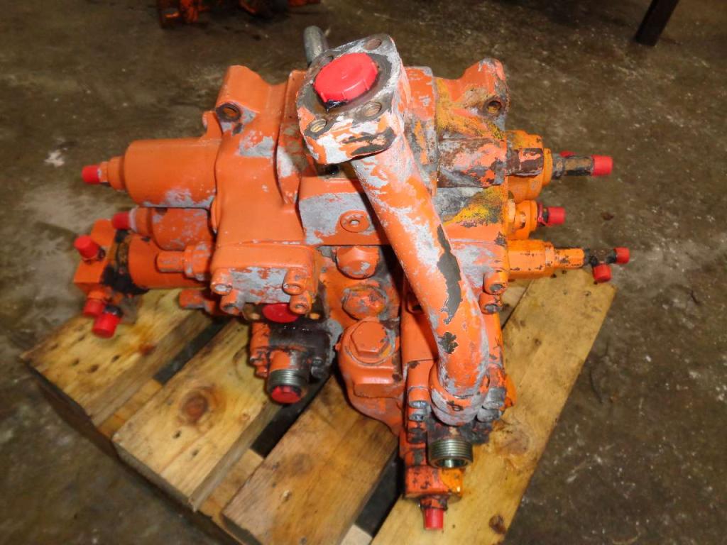 Distributore idraulico per Fiat Hitachi Fr 220.2 Foto 1