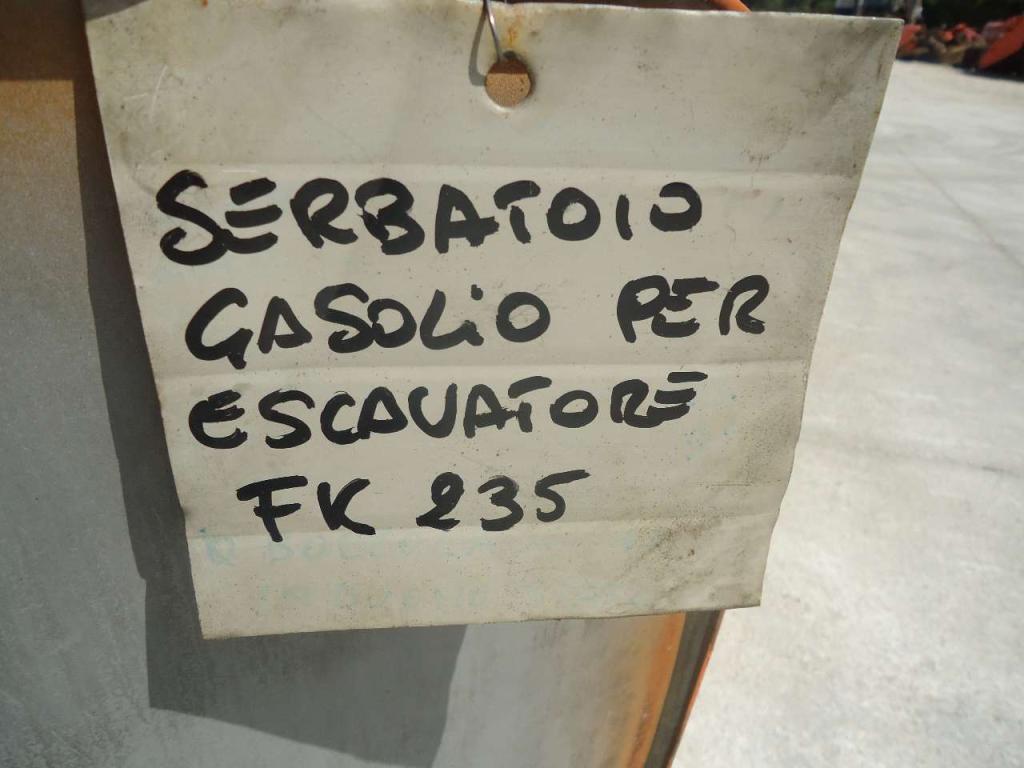 Serbatoio gasolio per Fiat Kobelco 235 Foto 4
