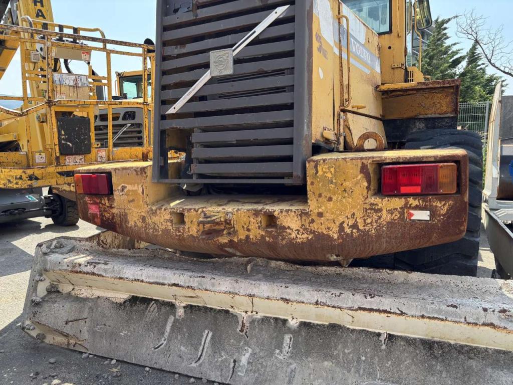 Volvo Counterweight for Volvo L120C Foto 1