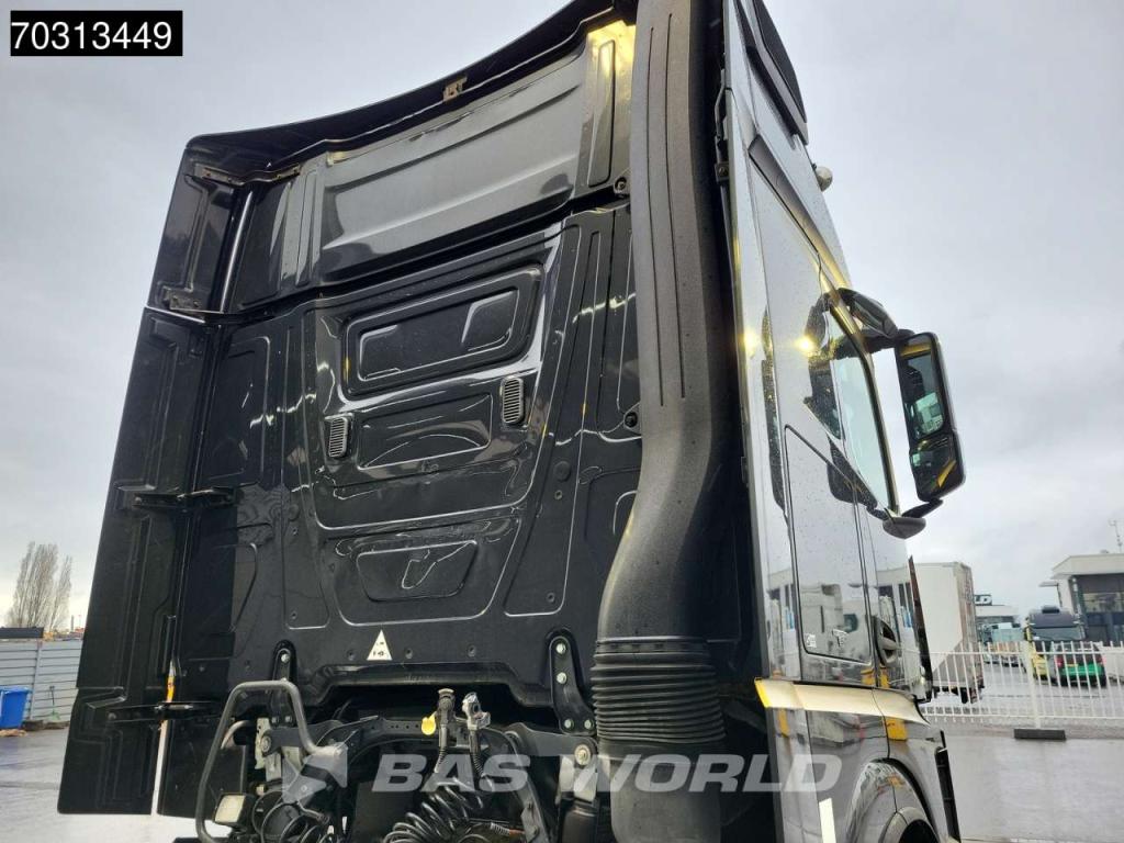 Mercedes-Benz Actros 1848 4X2 GigaSpace Retarder 2xTanks Standklima Foto 11