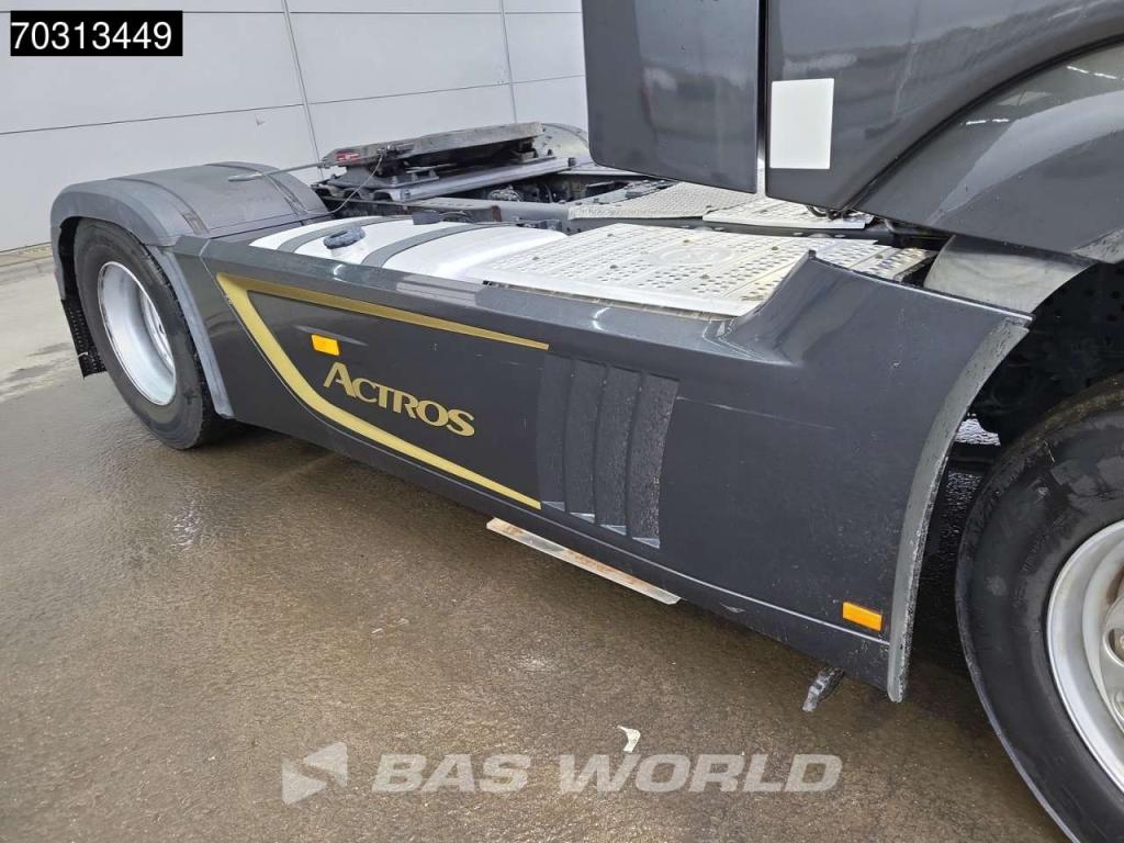 Mercedes-Benz Actros 1848 4X2 GigaSpace Retarder 2xTanks Standklima Foto 13