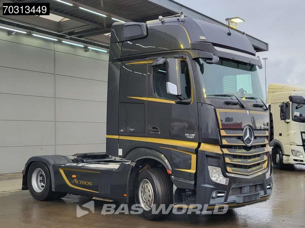 Mercedes-Benz Actros 1848 4X2 GigaSpace Retarder 2xTanks Standklima Foto 3