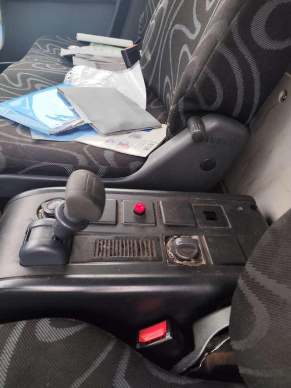 Iveco EUROCARGO 140E25 Foto 8