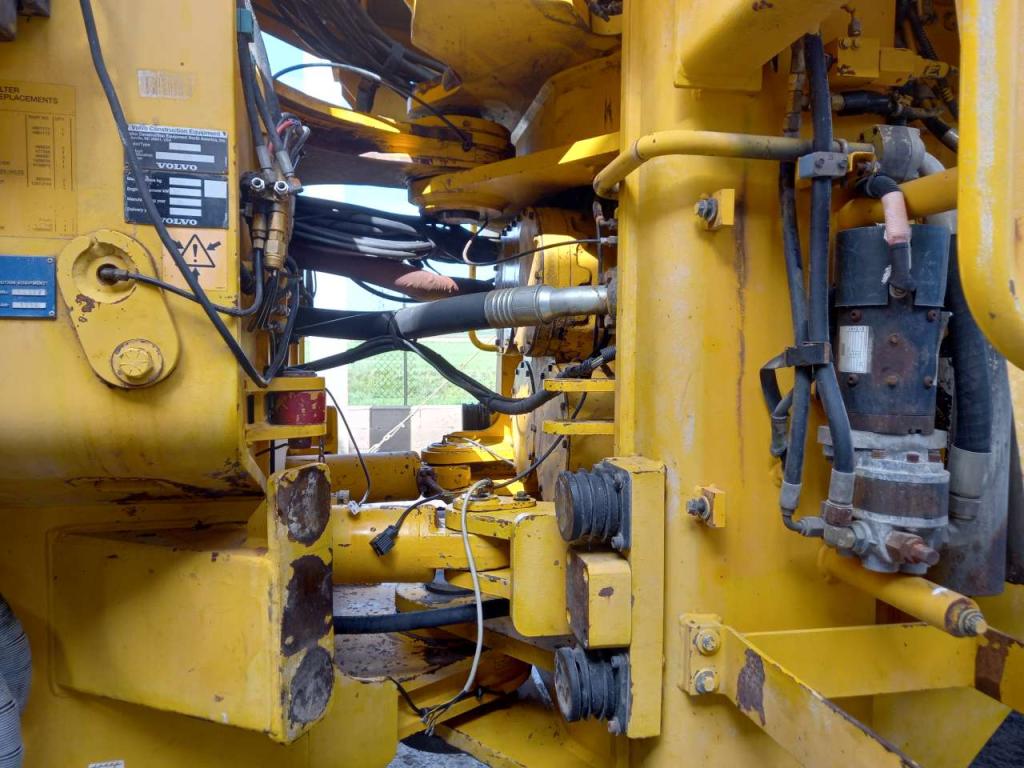 Volvo L330C Foto 9