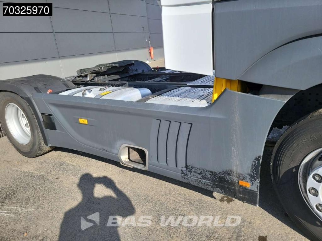 Mercedes-Benz Actros 1845 4X2 BigSpace Retarder 2xTanks Standklima Foto 13