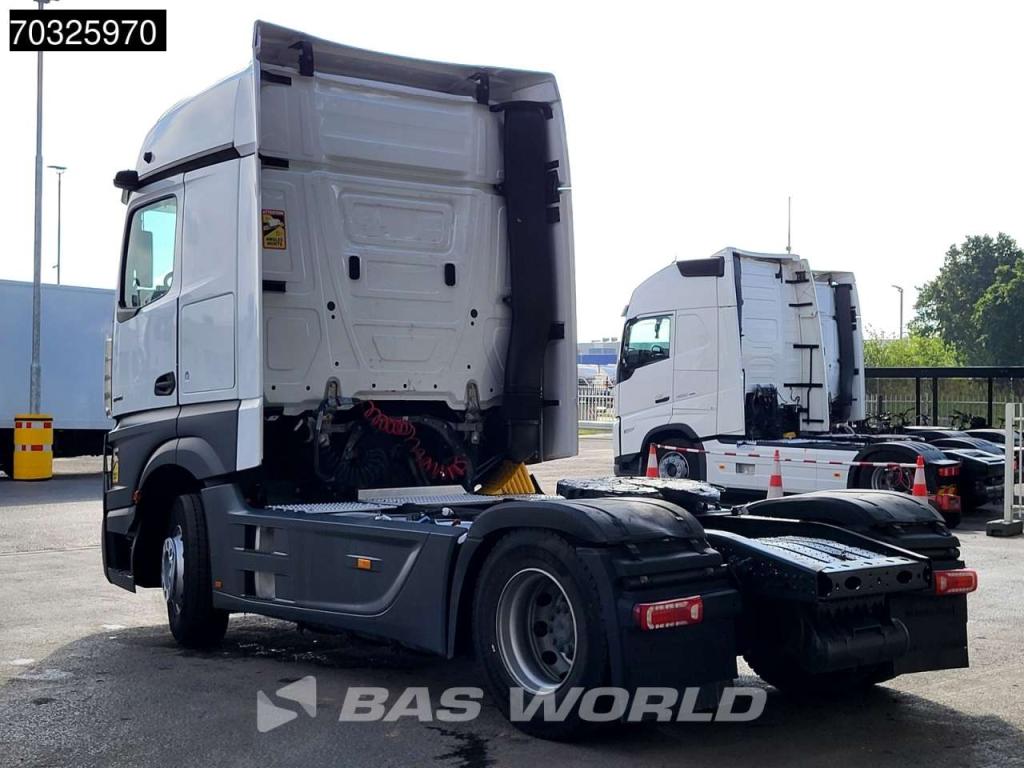 Mercedes-Benz Actros 1845 4X2 BigSpace Retarder 2xTanks Standklima Foto 2