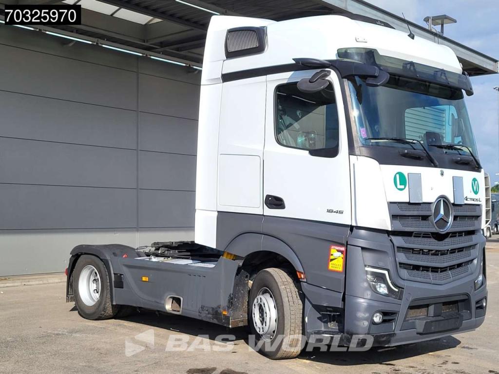 Mercedes-Benz Actros 1845 4X2 BigSpace Retarder 2xTanks Standklima Foto 8
