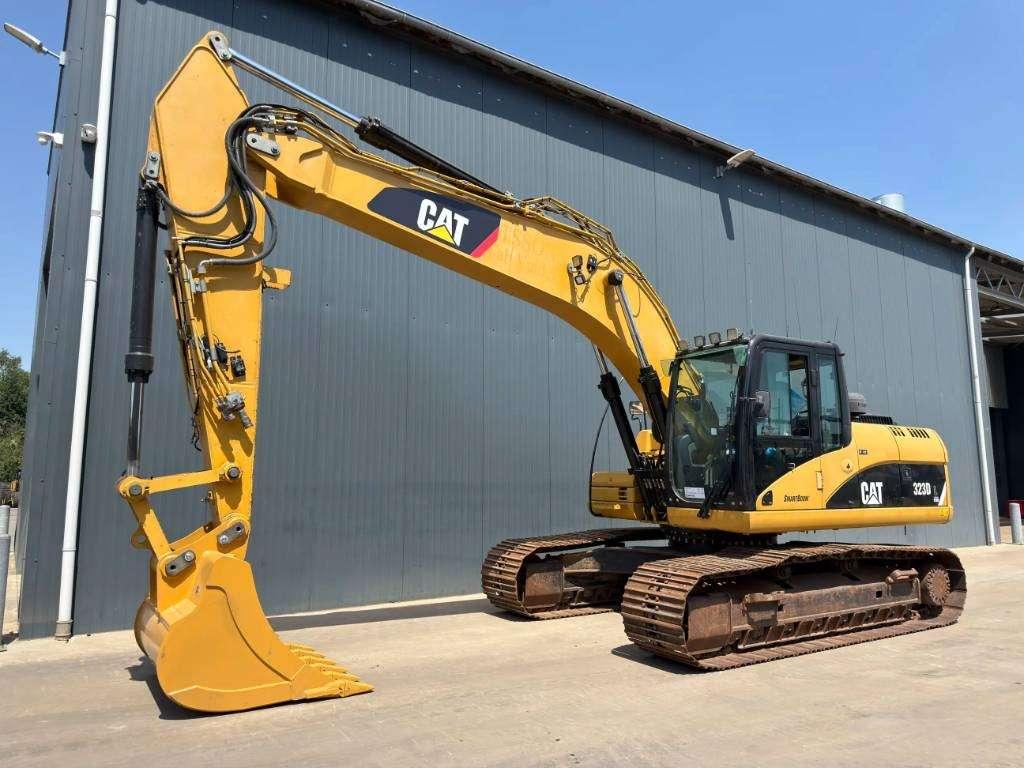 Caterpillar 323D L Foto 1