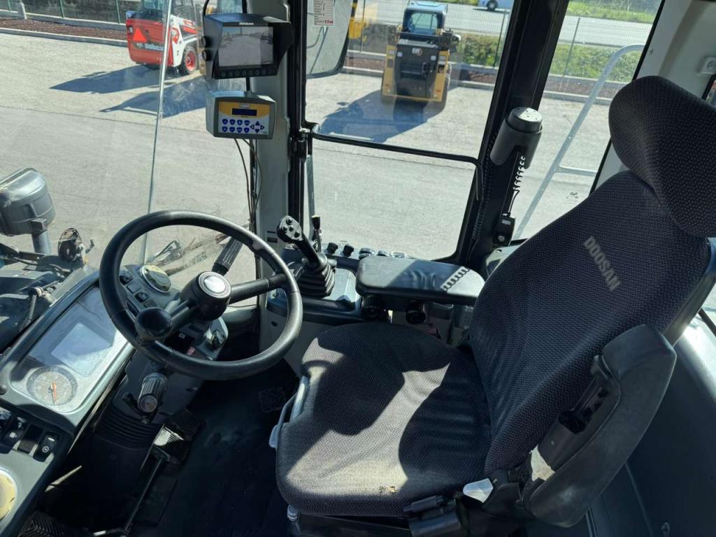 Doosan DL 300-3 Foto 7