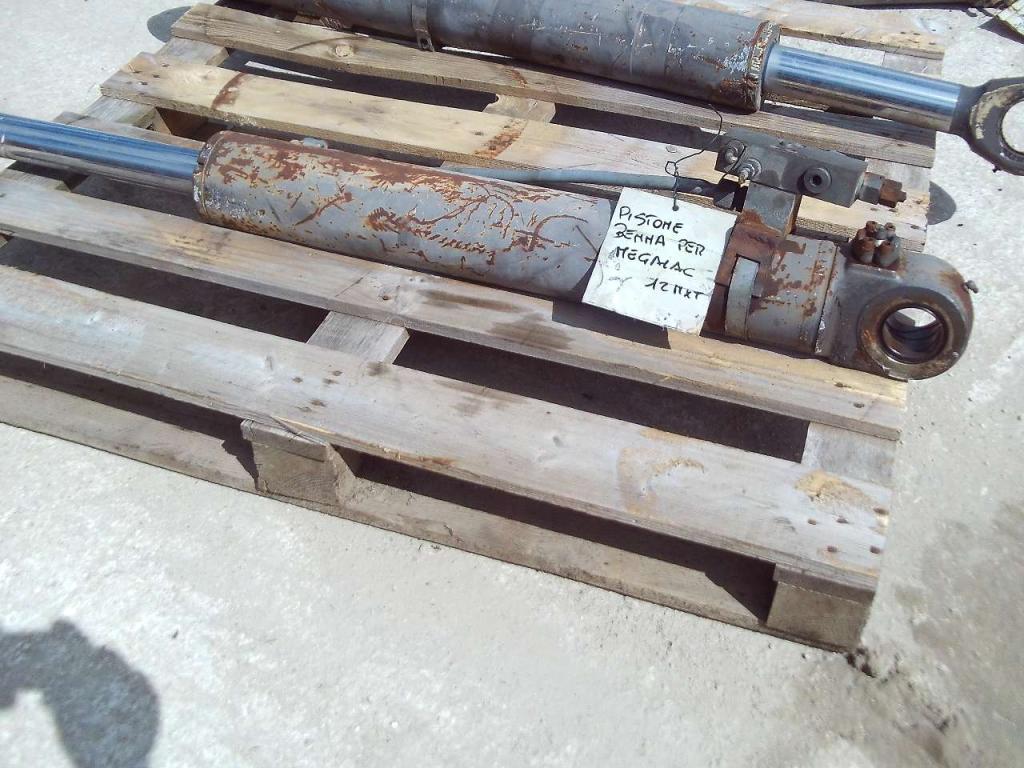 Pistone rotazione benna per Mecalac 12MXT Foto 2