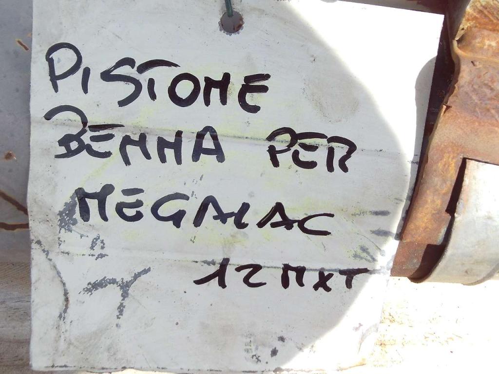 Pistone rotazione benna per Mecalac 12MXT Foto 4