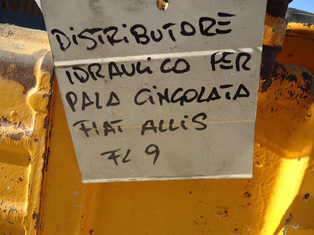 Distributore idraulico per Fiat Allis FL9 Foto 4