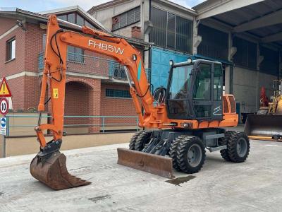 Fiat Hitachi FH85W