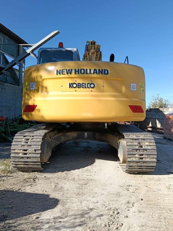 New Holland E145 Foto 2