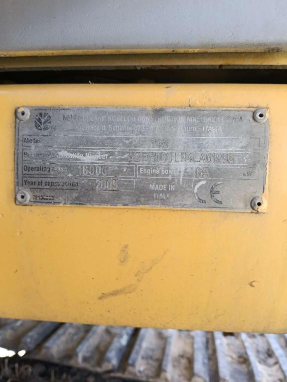 New Holland E145 Foto 3