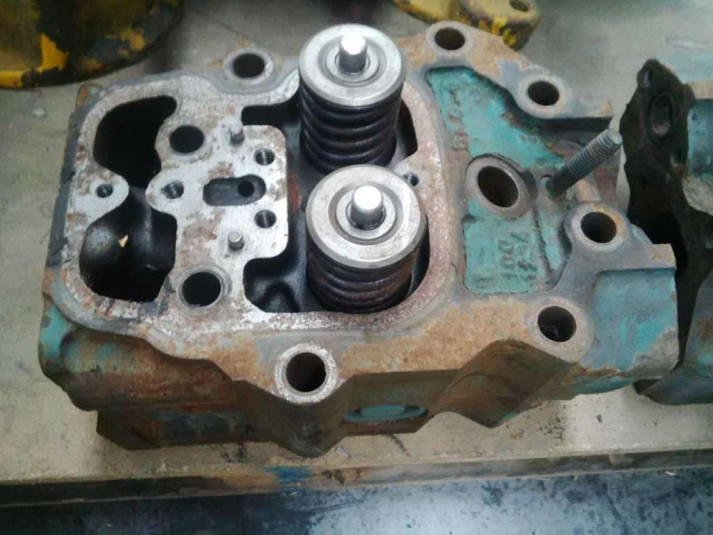 Testata motore per Volvo TD122KFE Foto 1