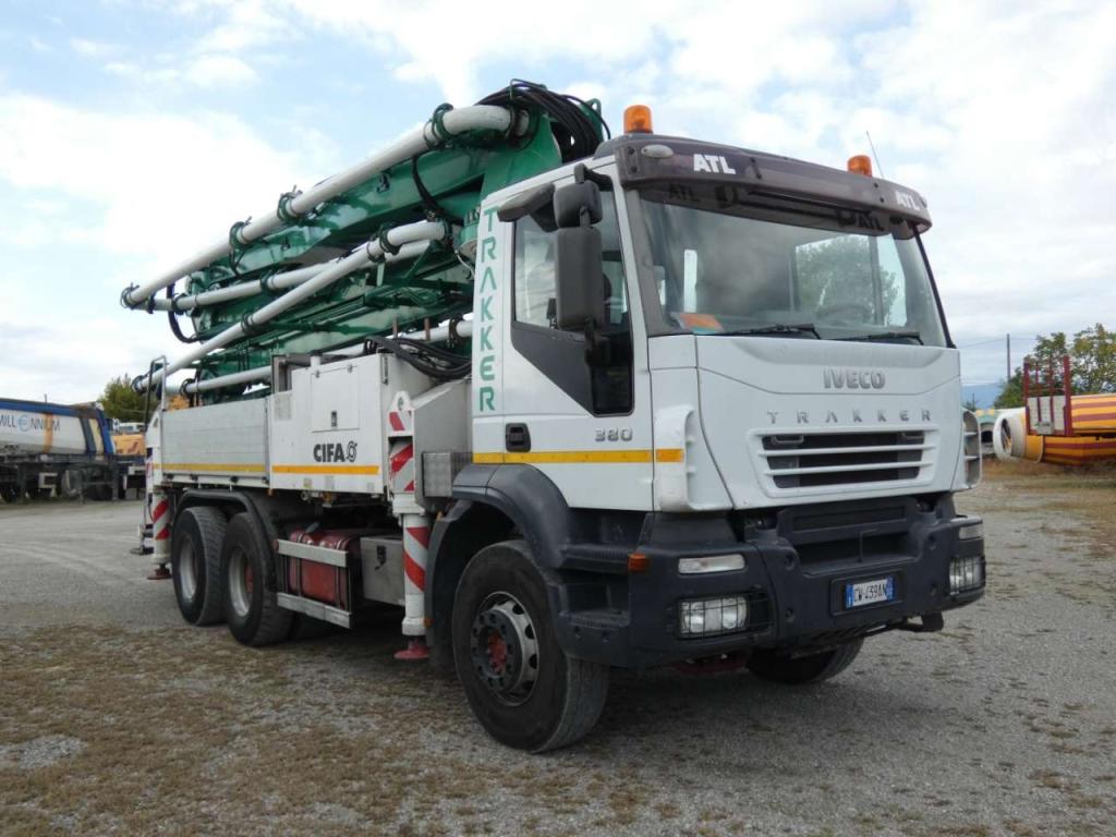 Iveco TRAKKER 380 Foto 3