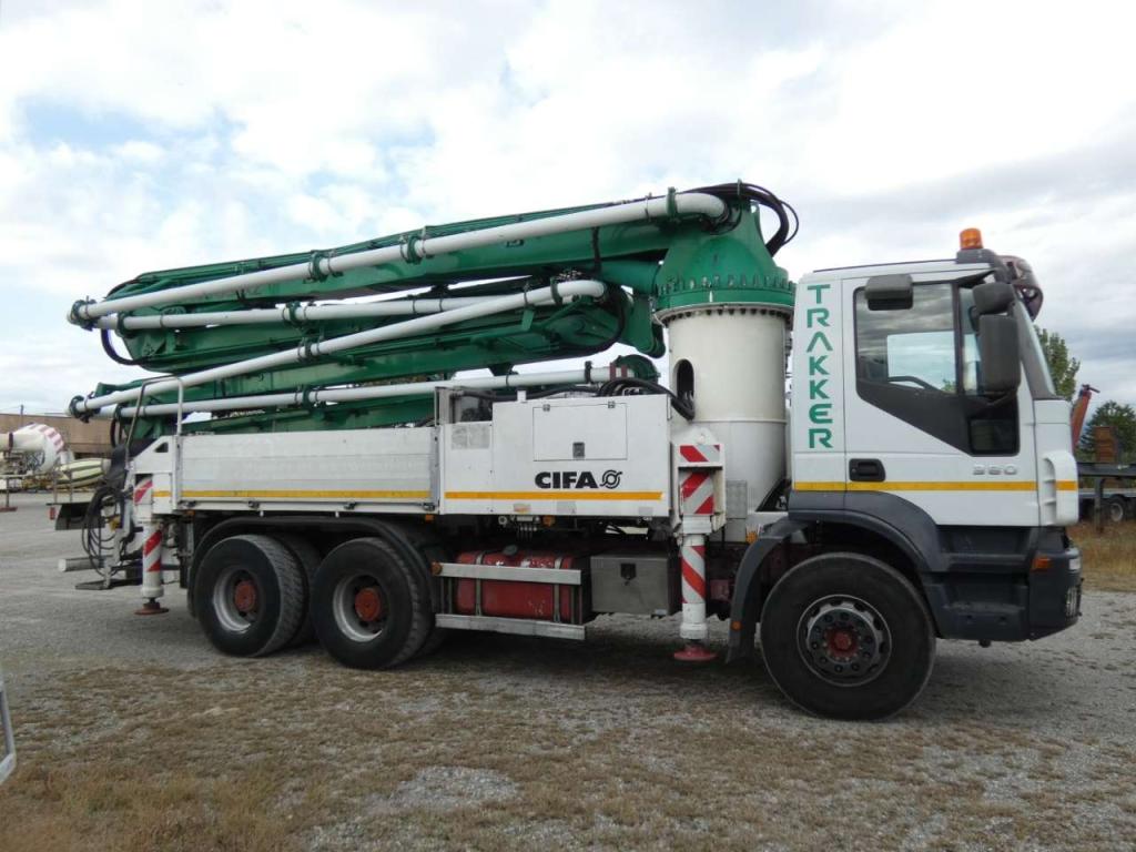 Iveco TRAKKER 380 Foto 4