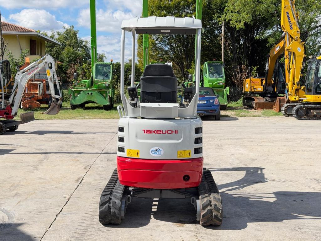 Takeuchi TB217R Foto 4